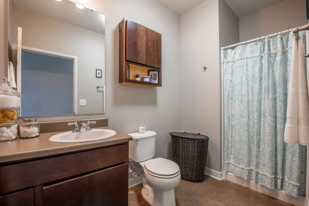 the avenue apartments full bathroom